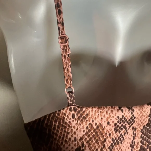 Express brand women’s snake print dress. Size small. EUC! Midi-length. Polyester - Picture 3 of 7